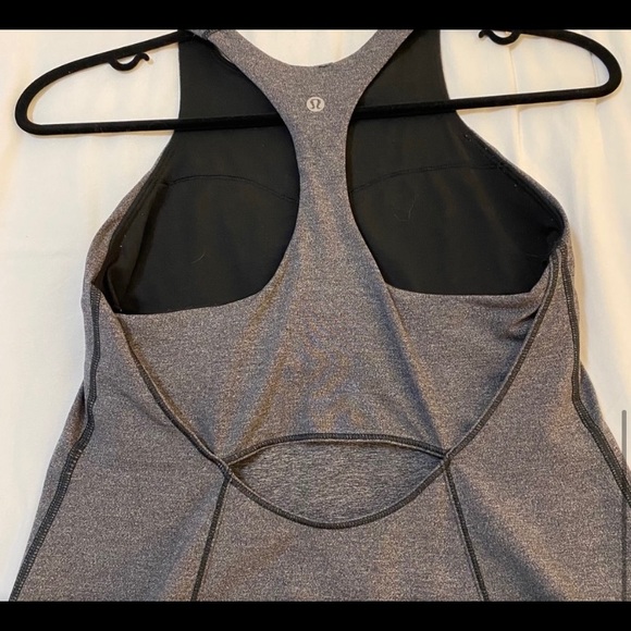 Lululemon In training tank size 6 - Picture 3 of 3